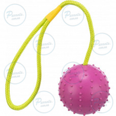 Игрушка Trixie Мяч на веревке с ручкой для собак, 30 см, d-7 см
